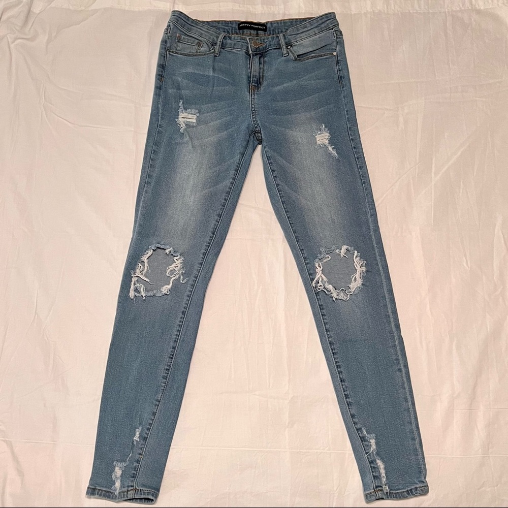 PRETTY PERFECT Destroyed Skinny Jeans (Jr Sz 9)